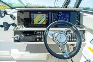 2021 Sea Ray 320 Sundancer thumbnail 23