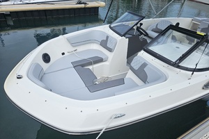 22ft Bayliner Yacht For Sale