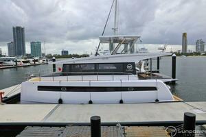 44FT (13.41M) SUNPOWER YACHTS