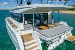 44FT (13.41M) SUNPOWER YACHTS