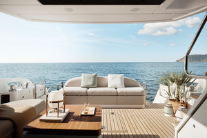 62FT (18.9M) AZIMUT