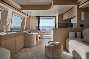 62FT (18.9M) AZIMUT