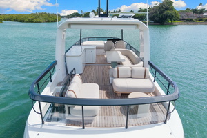 62FT (18.9M) AZIMUT