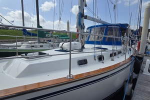 Damn Skippy 42ft Endeavour Yacht For Sale