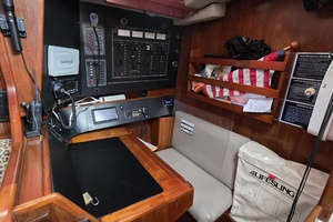 Damn Skippy 42ft Endeavour Yacht For Sale