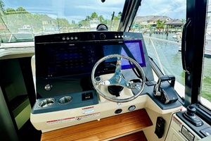 41FT (12.6M) BOSTON WHALER