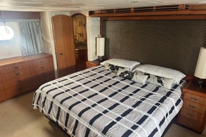 77ft Hatteras Yacht For Sale