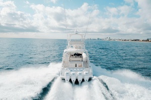 2017 Boston Whaler thumbnail 2
