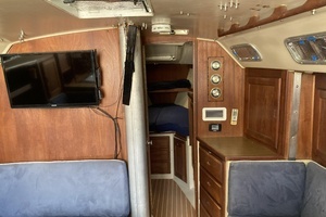 1984 Catalina 36 thumbnail 19