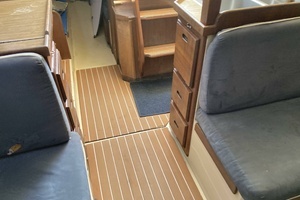 1984 Catalina 36 thumbnail 25