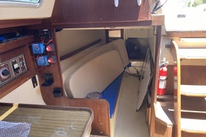 1984 Catalina 36 thumbnail 28