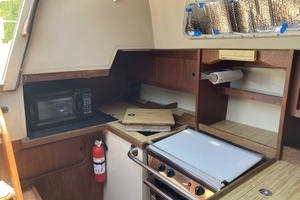 1984 Catalina 36 thumbnail 18