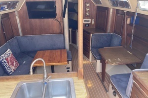 1984 Catalina 36 thumbnail 12
