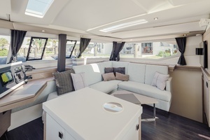 2020 Fountaine Pajot Saona 47 thumbnail 38