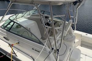 2007 Robalo R305WA 30ft Robalo Yacht For Sale