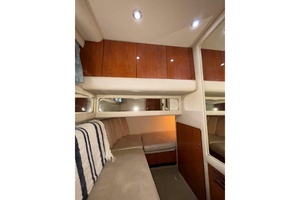 1999 Sea Ray 480 Sedan Bridge thumbnail 44