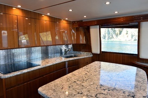 2016 Viking 55 Convertible thumbnail 11