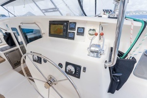 2011 Voyage Yachts 520 thumbnail 19