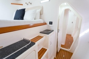 2011 Voyage Yachts 520 thumbnail 36
