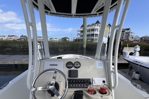 22ft Boston Whaler Yacht For Sale