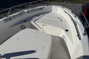 22ft Boston Whaler Yacht For Sale