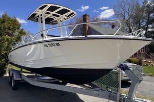 22ft Boston Whaler Yacht For Sale