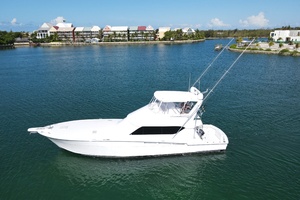 60FT (18.29M) HATTERAS yacht for sale