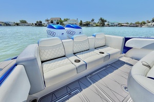 35ft Statement Yacht For Sale