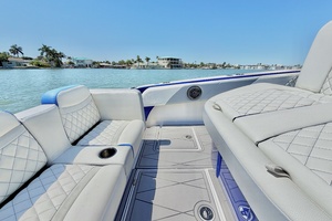35ft Statement Yacht For Sale