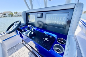 35ft Statement Yacht For Sale