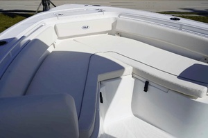 2026 Sea Hunt Ultra 245SE thumbnail 12