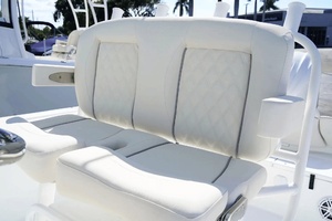 2026 Sea Hunt Ultra 245SE thumbnail 9