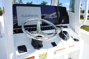 2026 Sea Hunt Ultra 245SE thumbnail 8