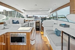 2022 Cruisers Yachts 46 CANTIUS thumbnail 21