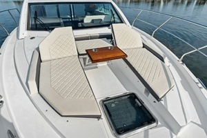 2022 Cruisers Yachts 46 CANTIUS thumbnail 10
