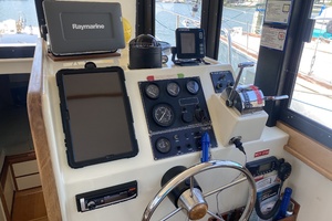 31ft Camano Yacht For Sale