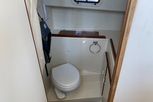 31ft Camano Yacht For Sale