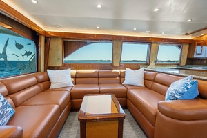 Salon Looking Port