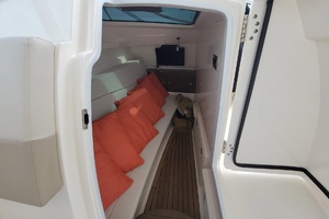 32ft Boston Whaler Yacht For Sale