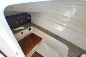 32ft Boston Whaler Yacht For Sale