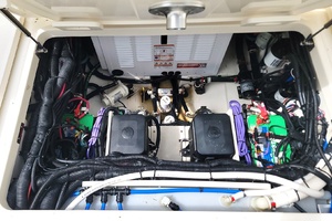 32ft Boston Whaler Yacht For Sale