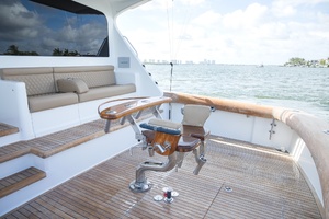 Viking 60 DEBS JEM - Cockpit