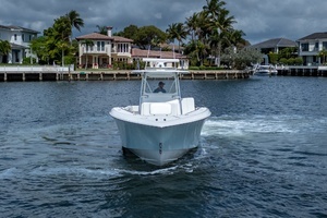 2017 Invincible 39 Open Fisherman thumbnail 7