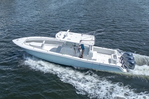 2017 Invincible 39 Open Fisherman thumbnail 13