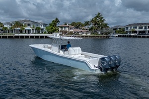2017 Invincible 39 Open Fisherman thumbnail 12