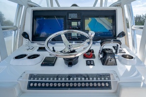 2017 Invincible 39 Open Fisherman thumbnail 27