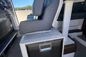 2021 Axopar 37 XC Cross Cabin Brabus thumbnail 36