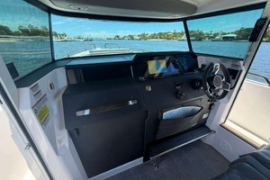 2021 Axopar 37 XC Cross Cabin Brabus thumbnail 21
