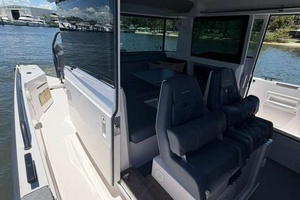 2021 Axopar 37 XC Cross Cabin Brabus thumbnail 38