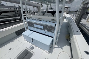 2023 Contender Center Console thumbnail 7